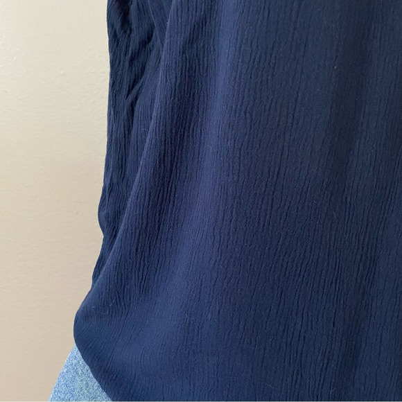 Textured Navy Blue Front Tie Top - Picture 5 of 5